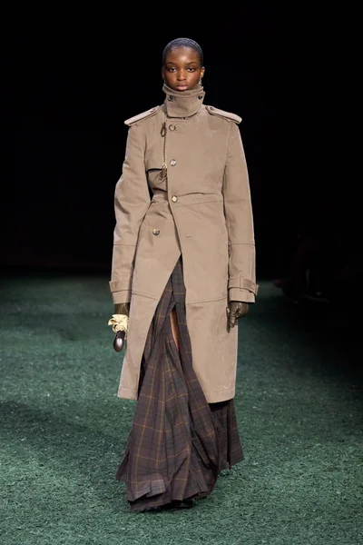 Look 28
